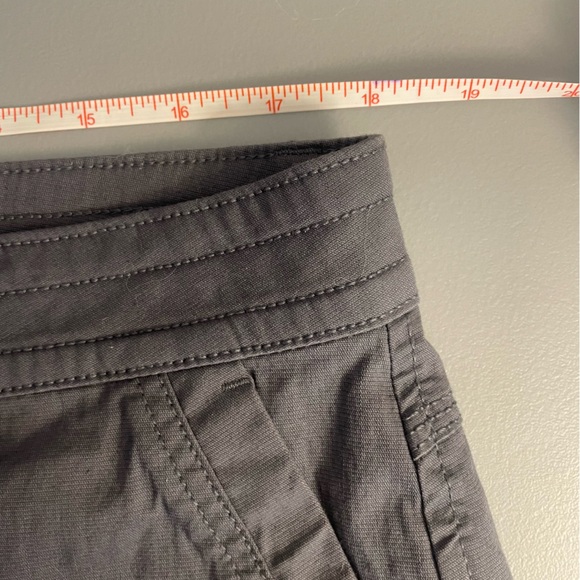 Prana Grey Elle Shorts Size 14/32 5 Inch Inseam Cotton Stretch Mid Rise - Picture 8 of 12